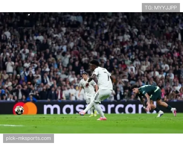 巴尔韦德：后欧冠三连冠时代皇马中场重建的核心拼图