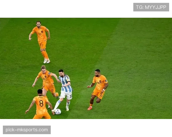 恩佐与德容中场推进能力的差距根源解析