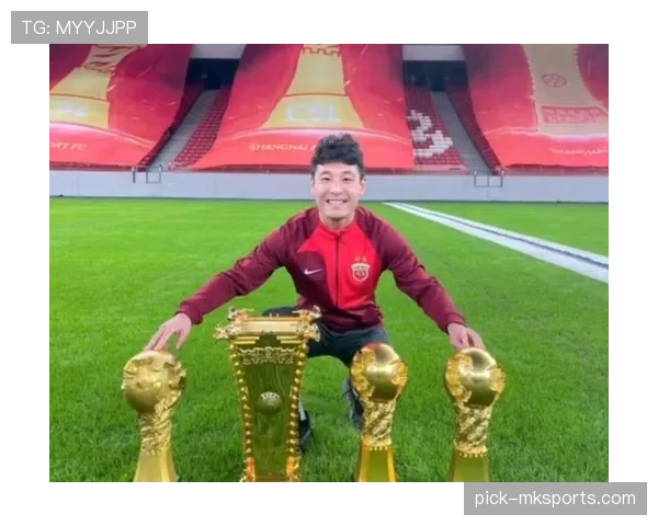 武磊这顿饭吃得我有点懵，国足顶薪就吃这个？